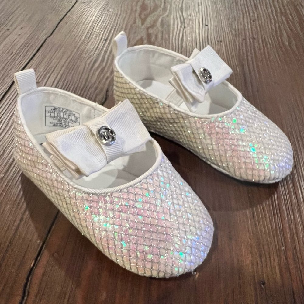 Michael Kors mermaid toddler dress shoe (4M)